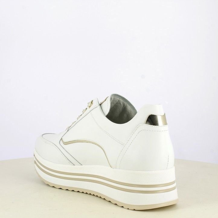 Zapatillas deportivas Nero Giardini blanca con cordones y cremallera lateral, detalles dorados - Querol online